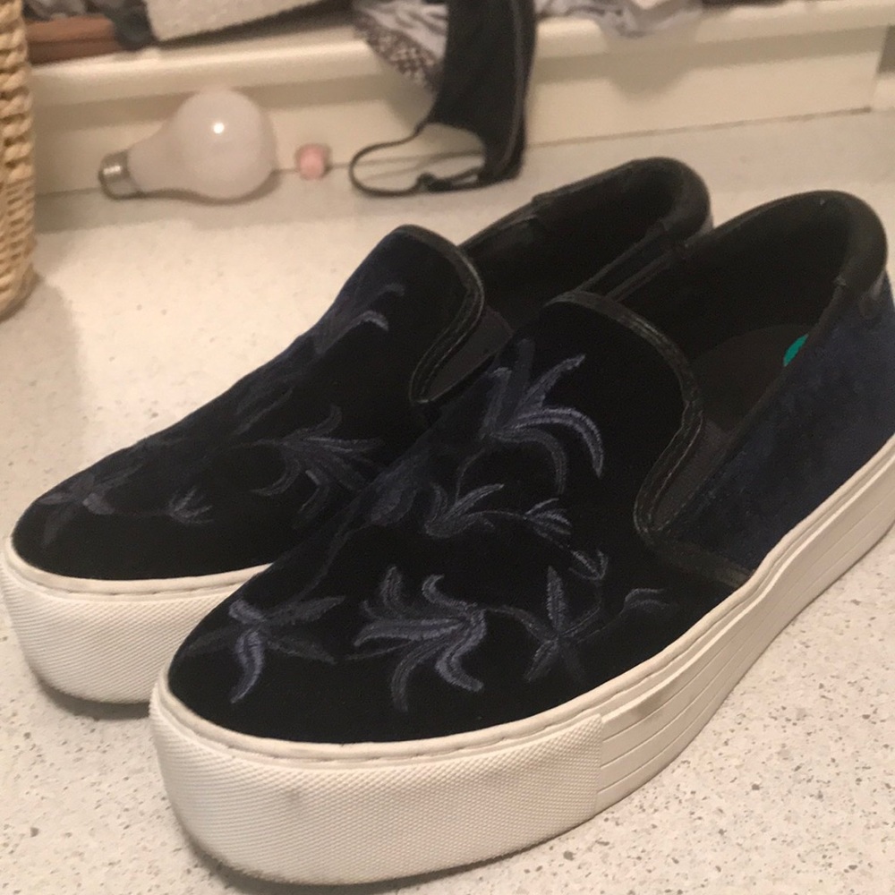 Kenneth Cole platform sneakers